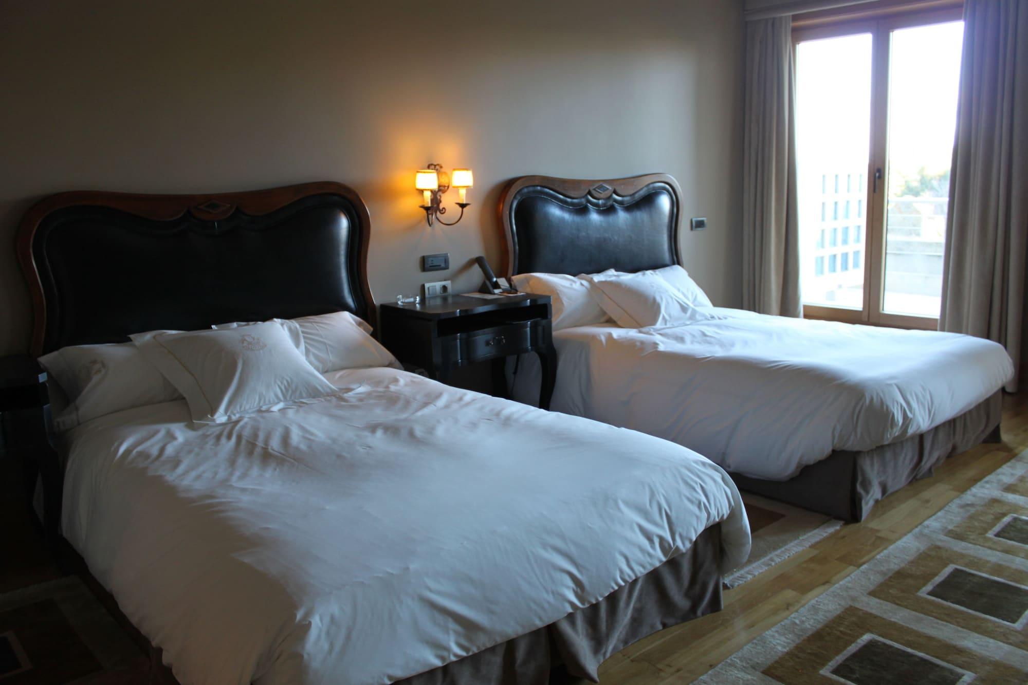 Pazo Los Escudos Hotel Spa & Resort Vigo Eksteriør billede A room at the hotel