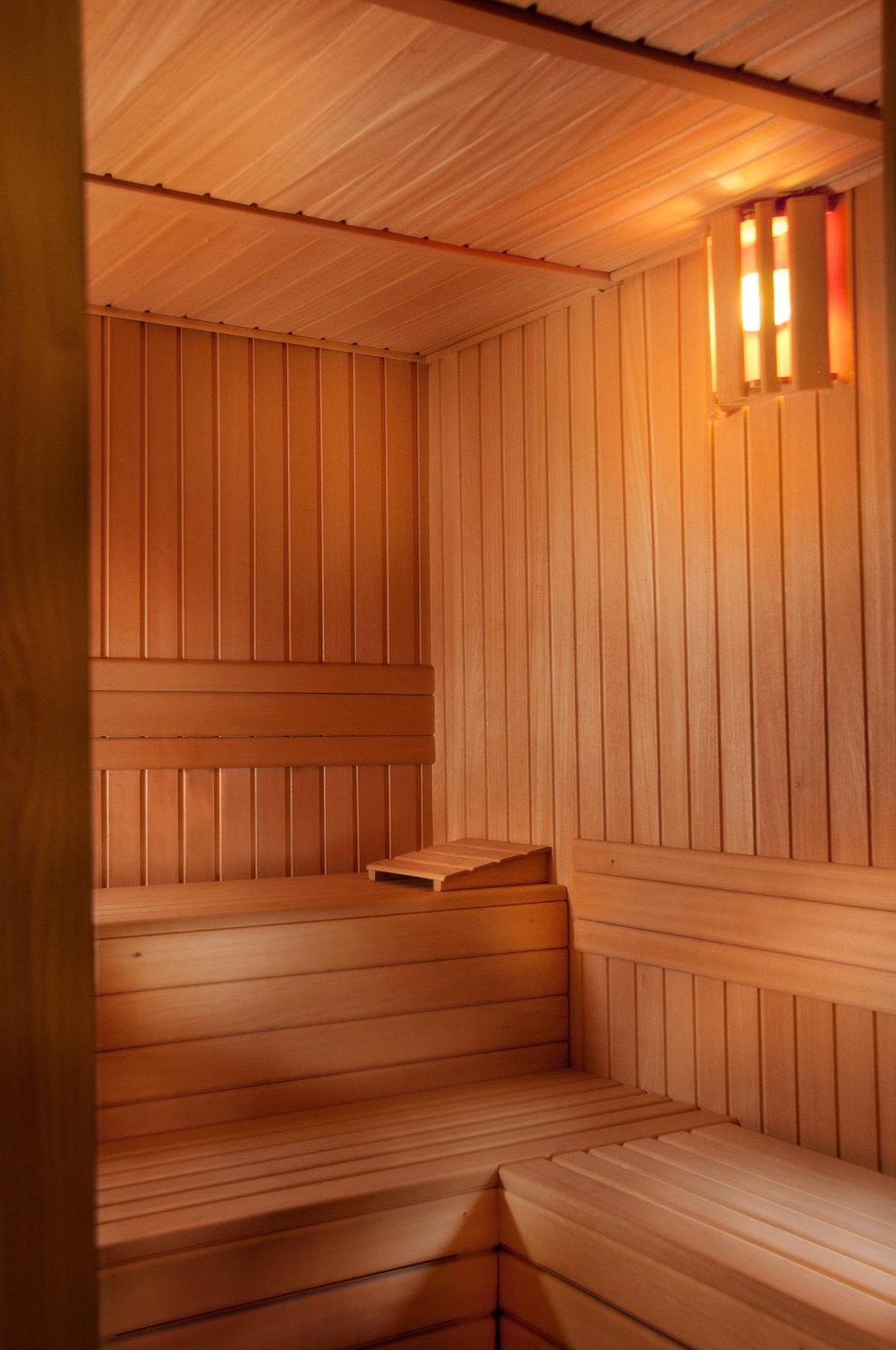 Pazo Los Escudos Hotel Spa & Resort Vigo Eksteriør billede A traditional Finnish sauna